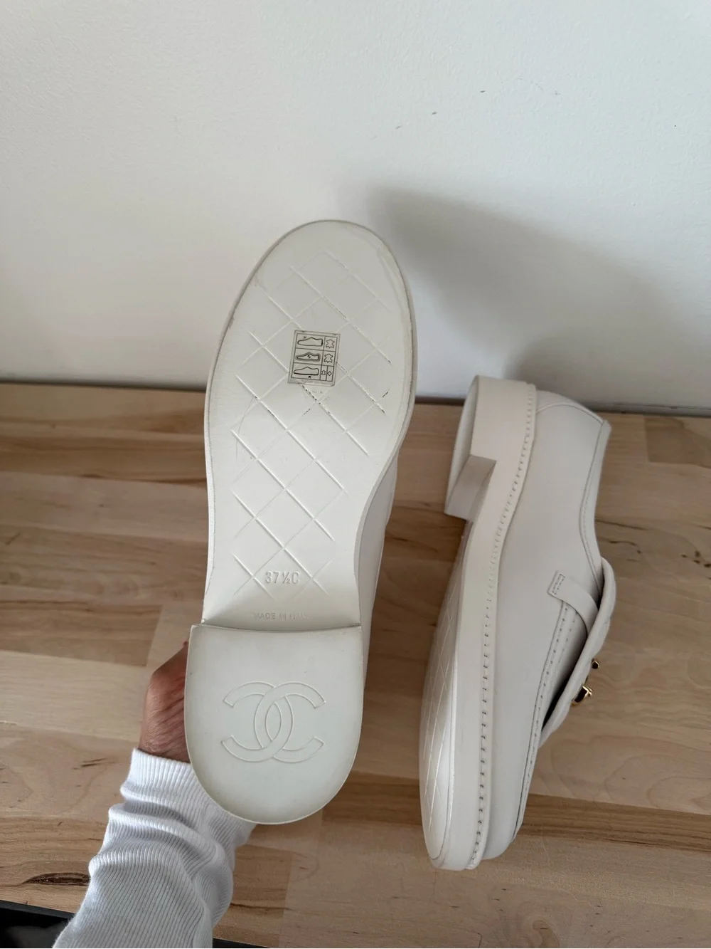 CHANEL White Quilted Turnlock Leather Loafers